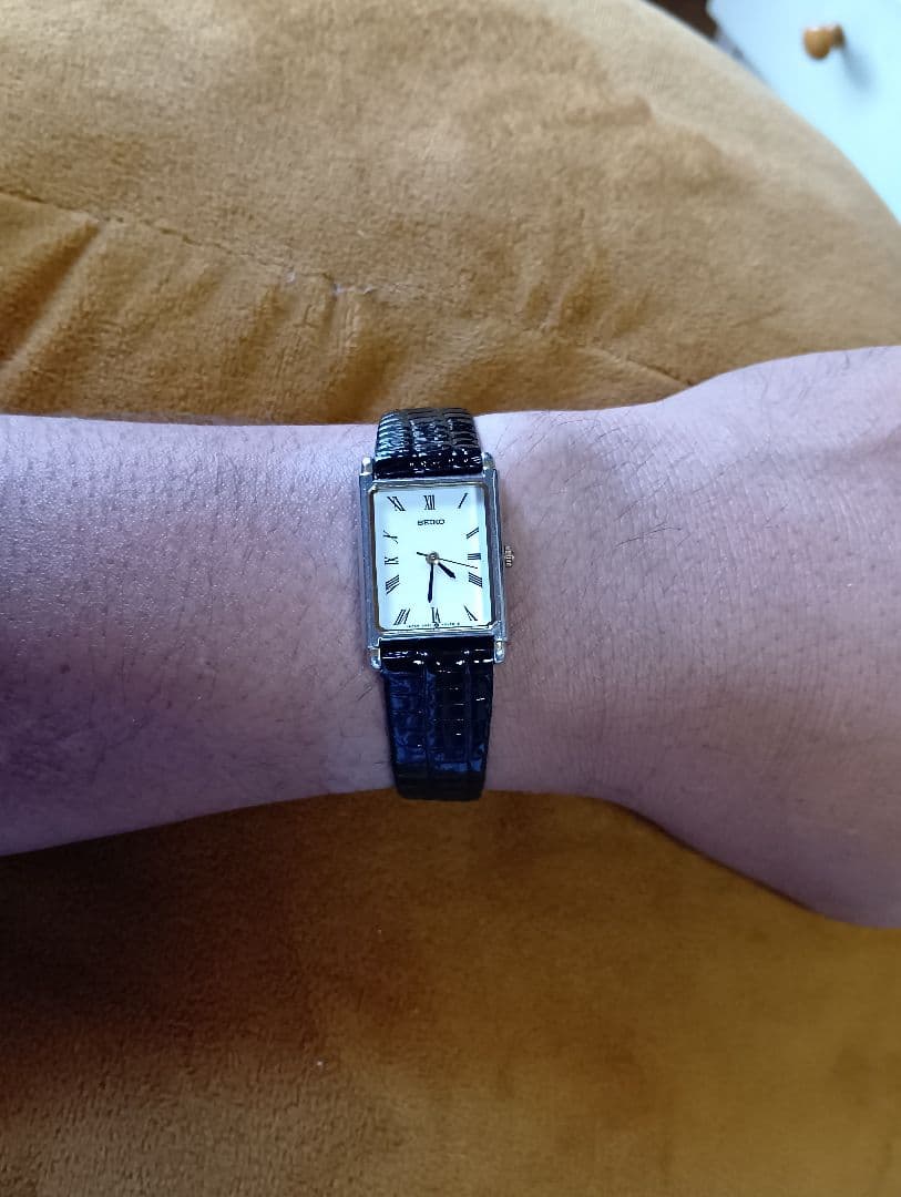 SEIKO レディース 時計 長方形 ホワイト