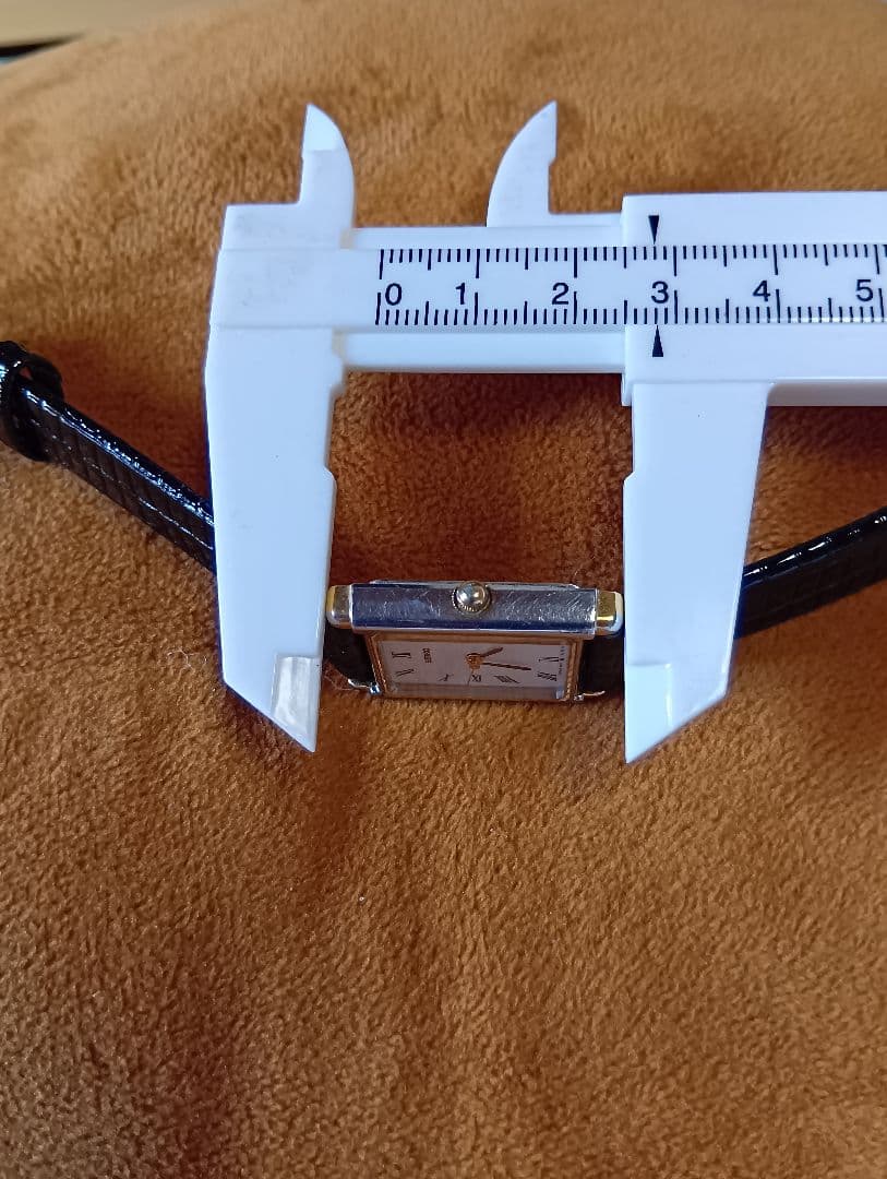 SEIKO レディース 時計 長方形 ホワイト