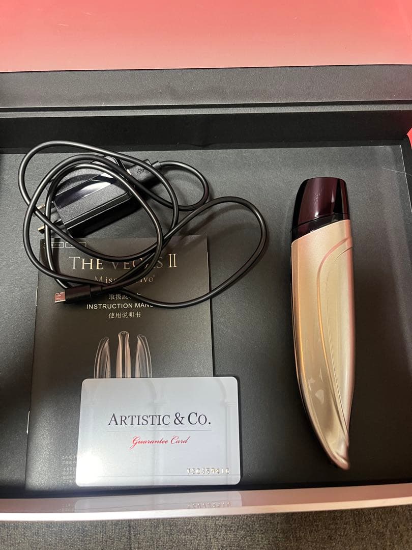 美顔器⭐️中古美品⭐️ARTISTIC&CO⭐️VEGAS Ⅱ⭐️専用美容液付き