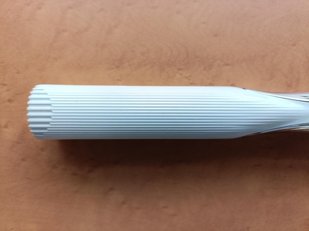 リファビューテック　ストレートアイロン　RE-AC02A