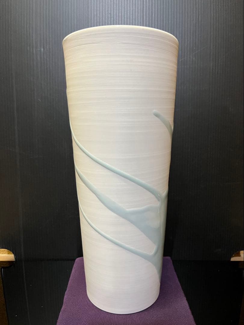 四代徳田八十吉　（順子）　青磁　花入