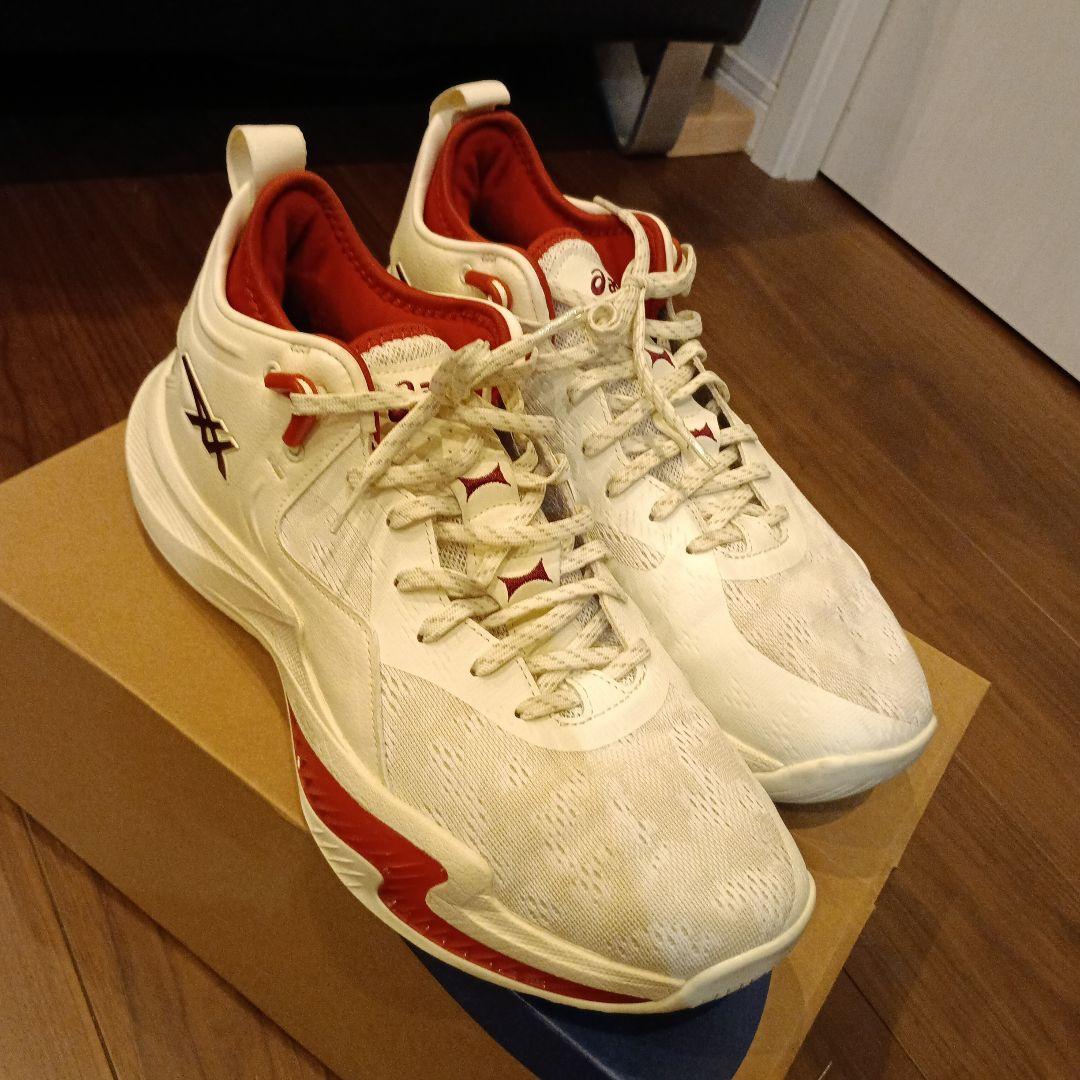 ASICS　NOVA SURGE LOW2　アイボリー