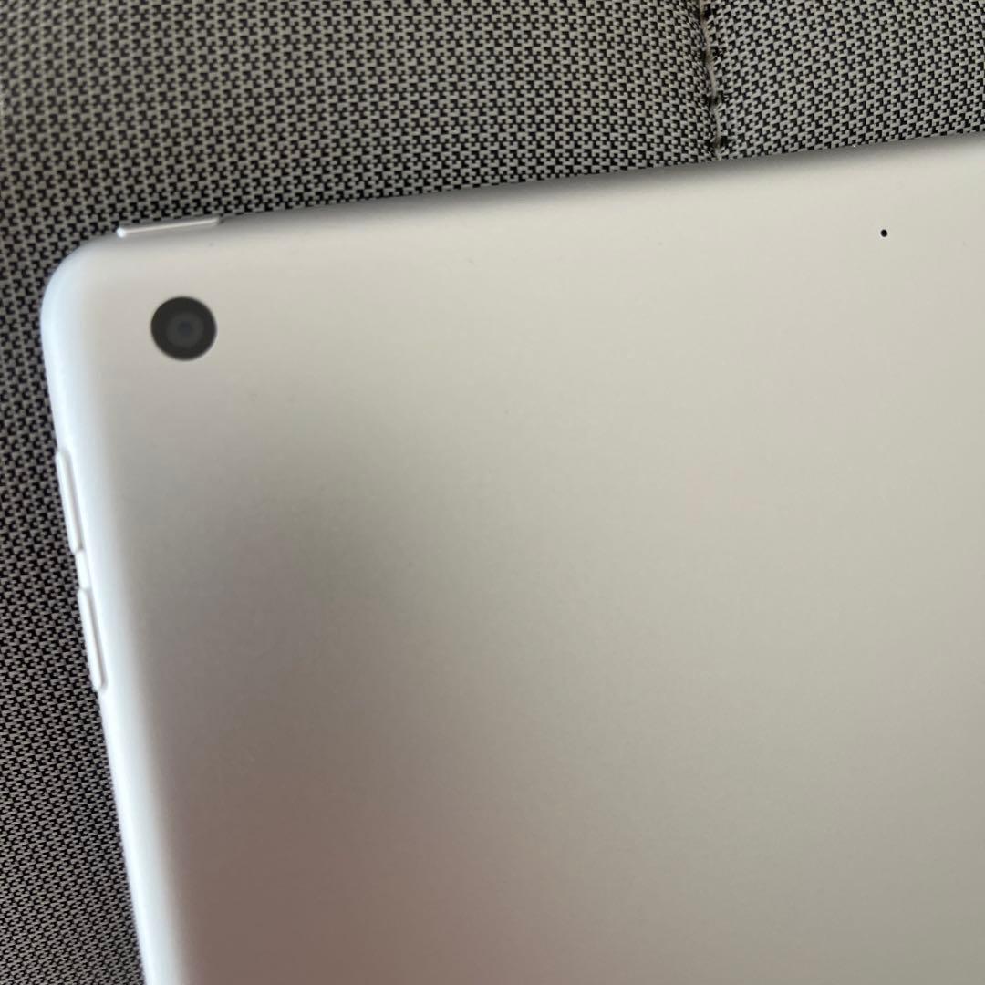 iPad 第9世代 64GB Wi-Fiモデル箱有＆社外品ペンシル付　シルバー