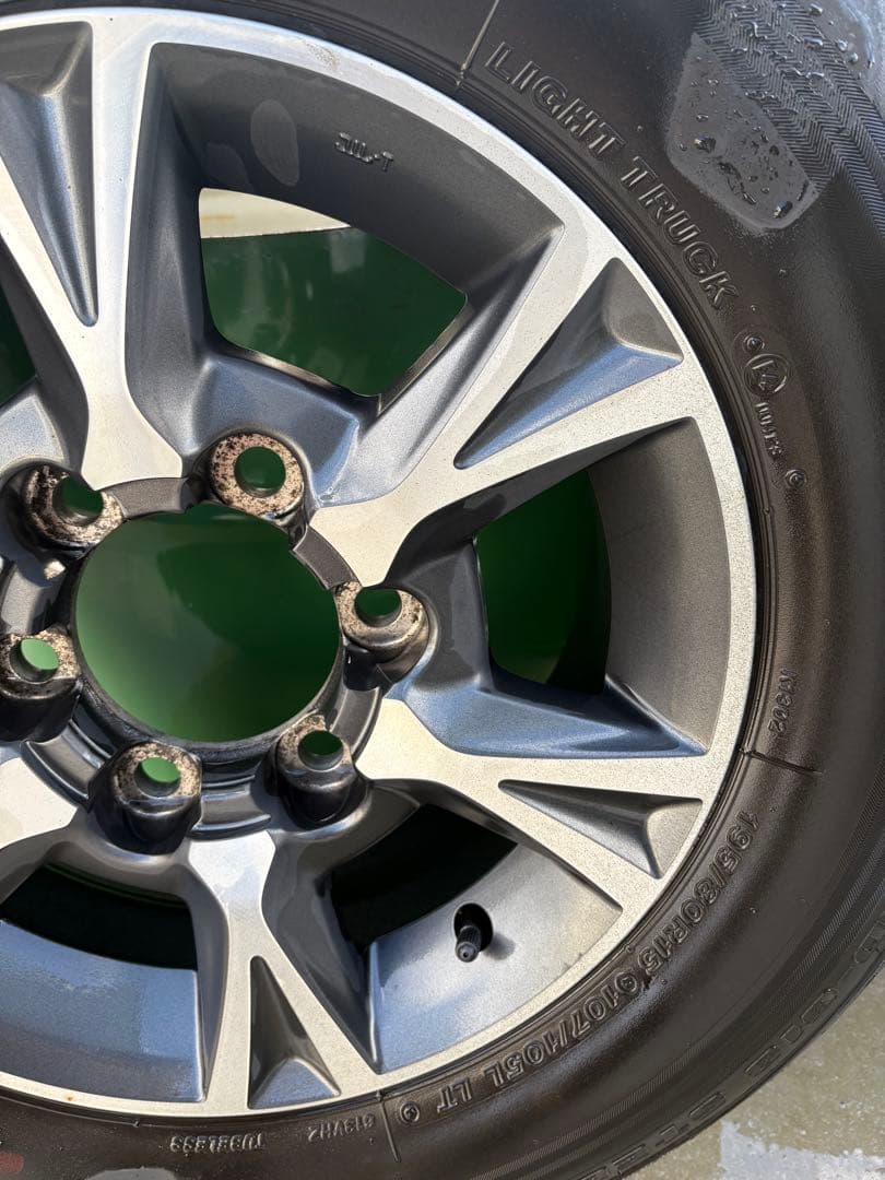 ハイエース　純正　オプション　アルミ　１５インチ