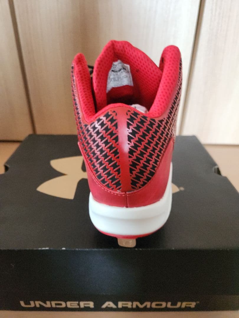 アンダーアーマー　スパイク　黒/赤　YARD MID ST　野球