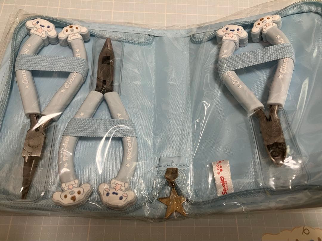 【レア　新品未使用】シナモロール　カッターマット＋グルーガン＋工具セット