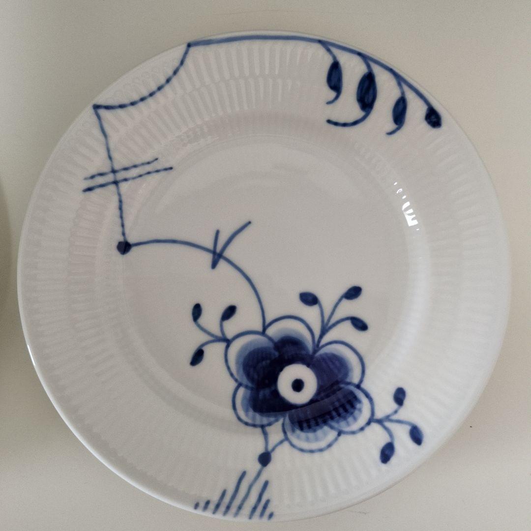 ロイヤルコペンハーゲン 青い花柄のカップとお皿のセット