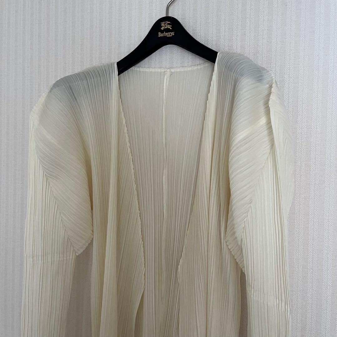 PLEATSPLEASE イッセイミヤケ カーディガン　アイボリーホワイト