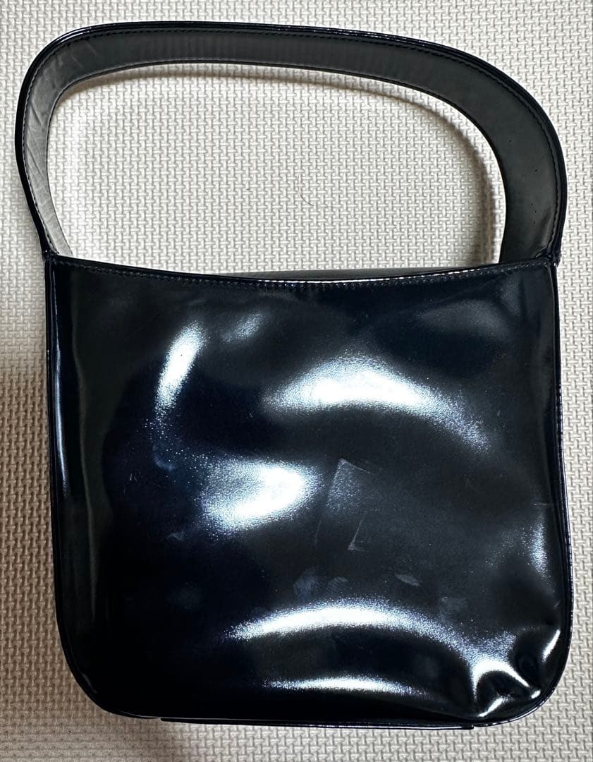 グッチ インターロッキングG ワンショルダーバッグパテントレザー