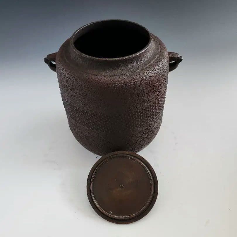 釜　茶釜　帯霰釜　あられ　敬典作　山形県　伝統的工芸品　木箱入