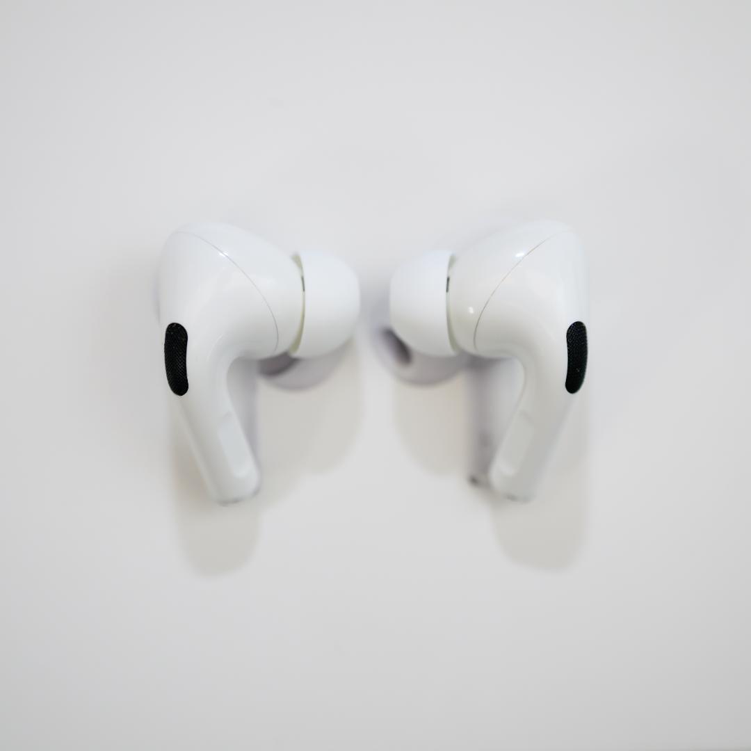 【美品】初代AirPods Pro 左右+充電ケース付き