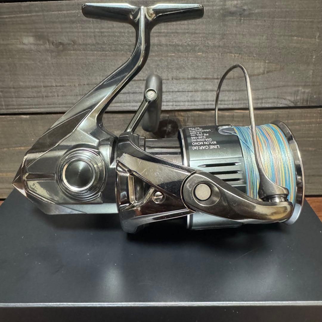 シマノ　22ステラ 4000M 美品　リブレハンドルノブ付き