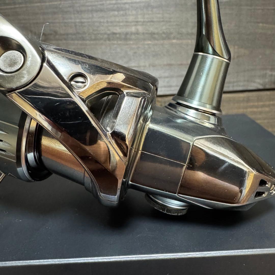 シマノ　22ステラ 4000M 美品　リブレハンドルノブ付き