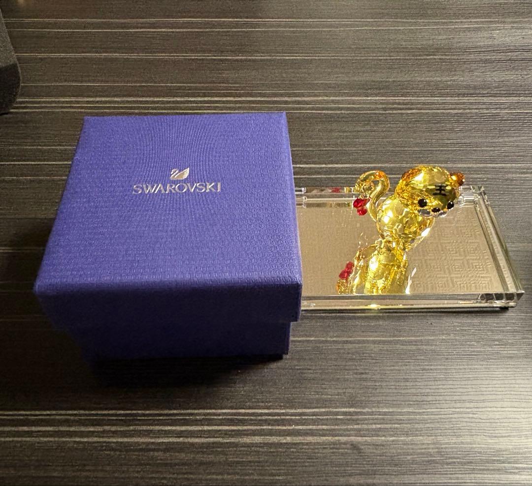 swarovskiスワロフスキー　虎トラ 5579577 置物