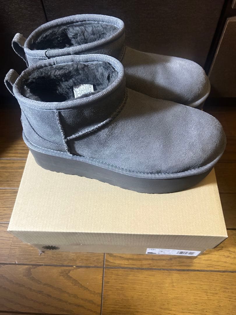 UGG厚底ショートブーツ グレー 美品 24cm