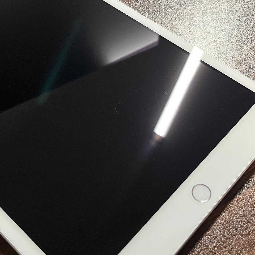 iPad 第8世代 セルラーモデル 32GB シルバー