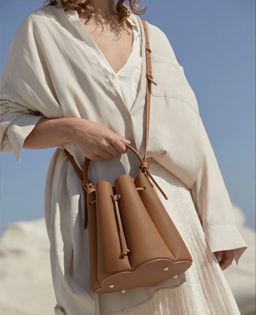 Polene ポレーヌ Numero Huit ヌメロ カヌレ バケツ キャメル