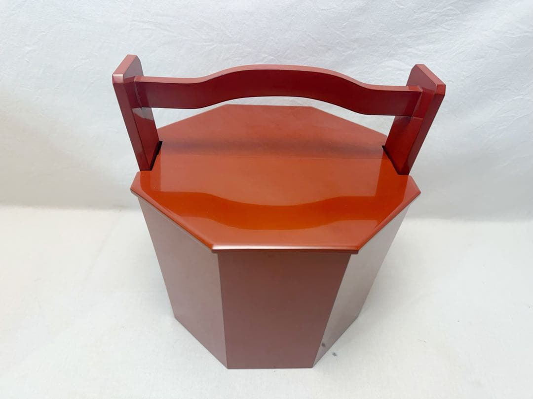 ほぼ未使用 茶道具 新井宗賀作 木製 古代朱塗 八角手桶 水指 内黒 漆芸 共箱