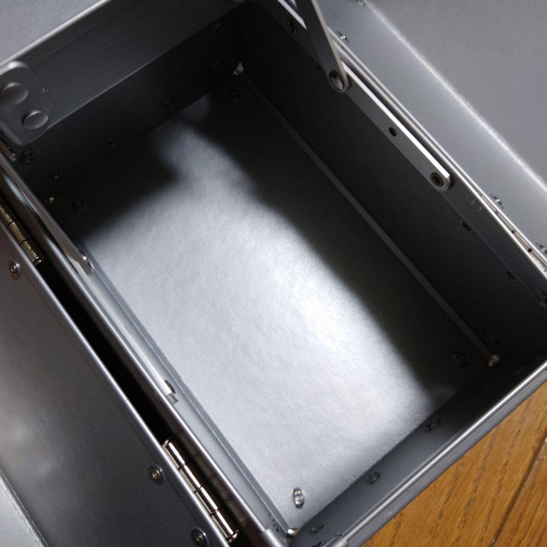 シュウウエムラ カールラガーフェルド コラボ メイクボックス