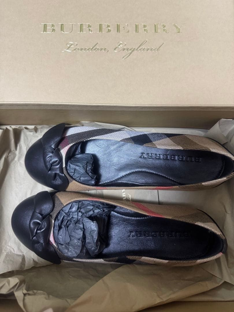 Burberry 靴　フラットシューズ　バーバリーチェック　バレエシューズ