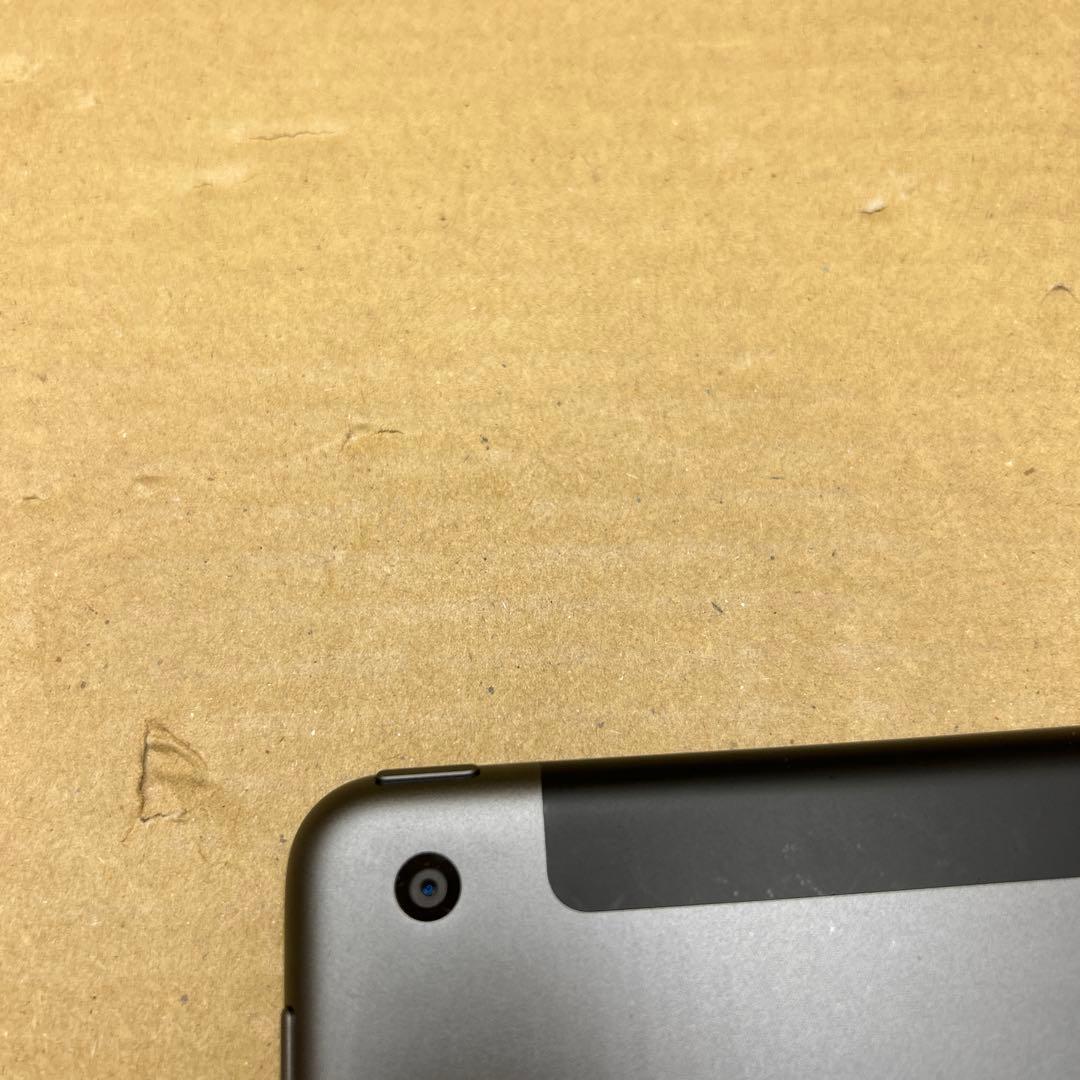 Apple iPad (第９世代) Wi-Fi + Cellular 64GB