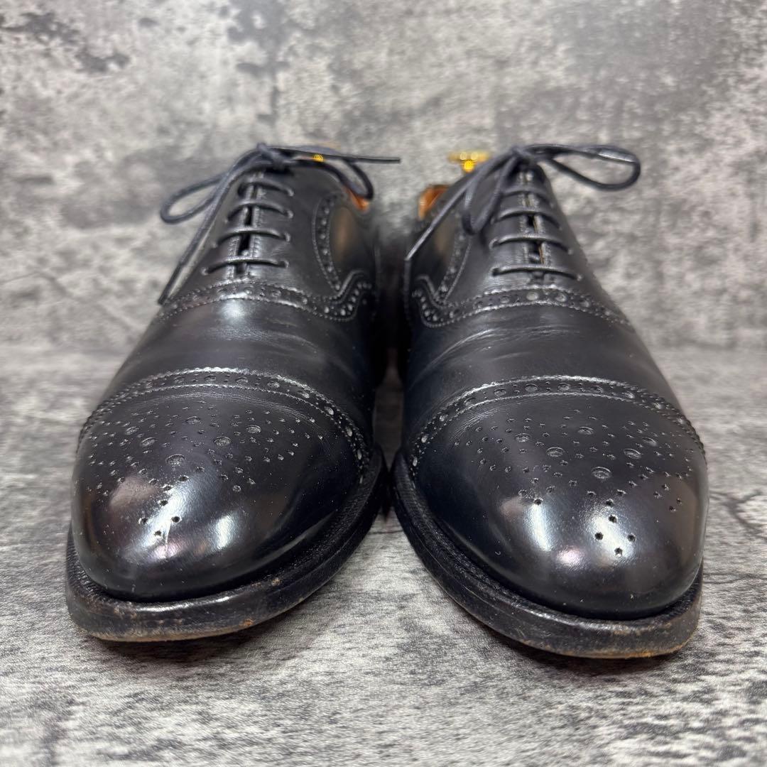 【美品】クロケット＆ジョーンズ ストレート メダリオン 8E 黒 レザー