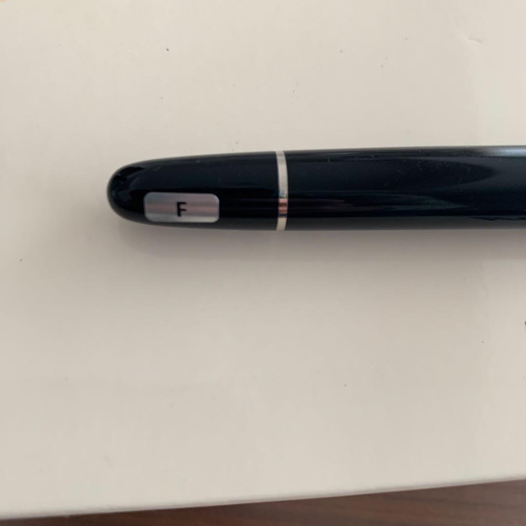 MONT BLANC ブラック 万年筆 Fペン先 P 145 106521