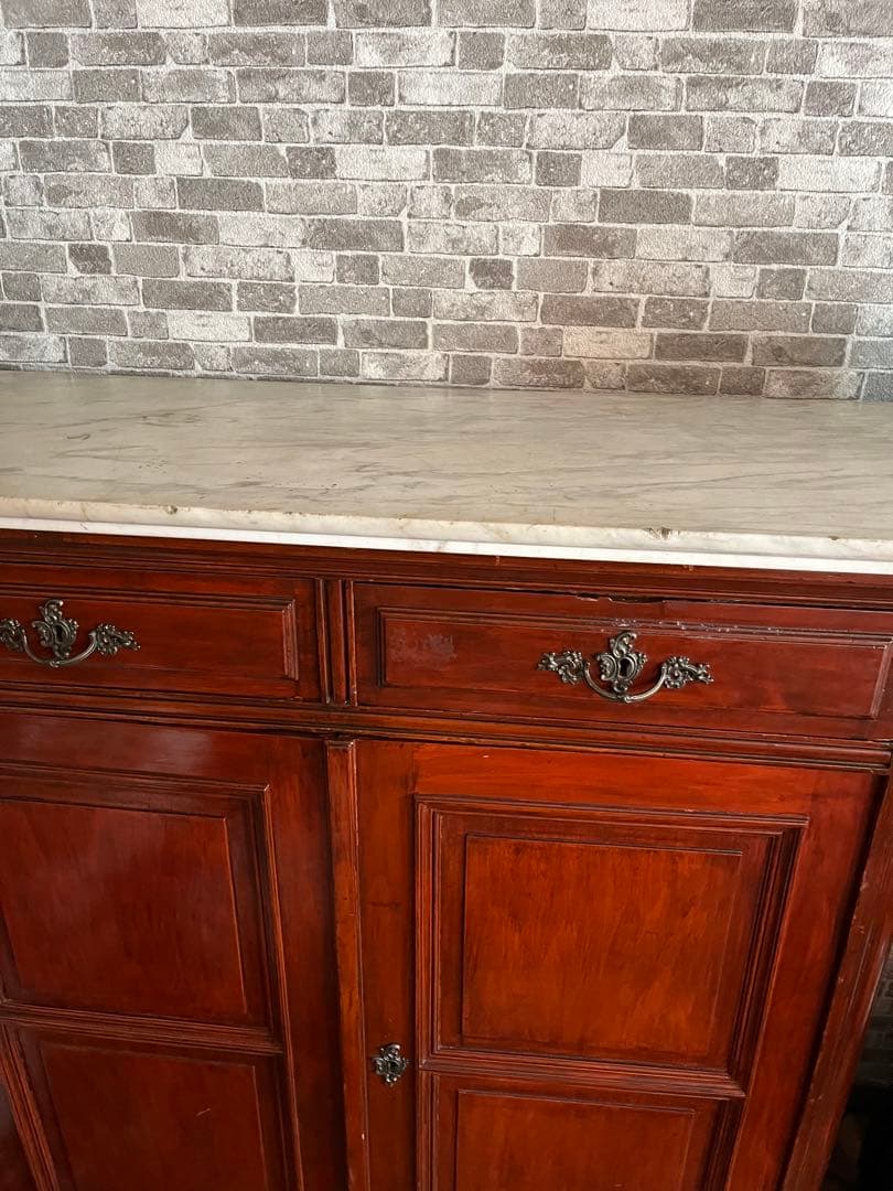 イギリスアンティーク　マーブルトップキャビネット！お値下げ❣️