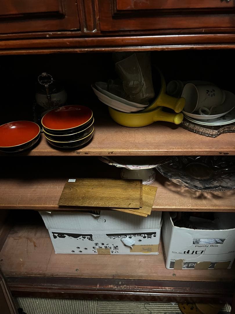 イギリスアンティーク　マーブルトップキャビネット！お値下げ❣️