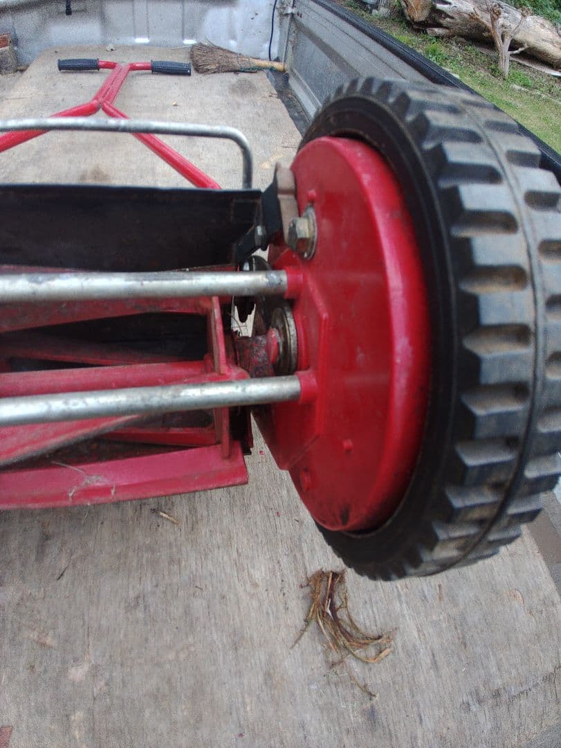 Baroness 手動芝刈り機 30cm