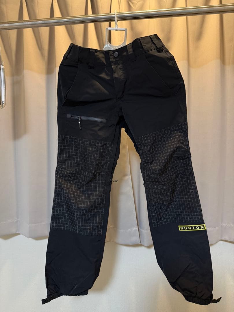 BURTON ブラックジャケット フード付き