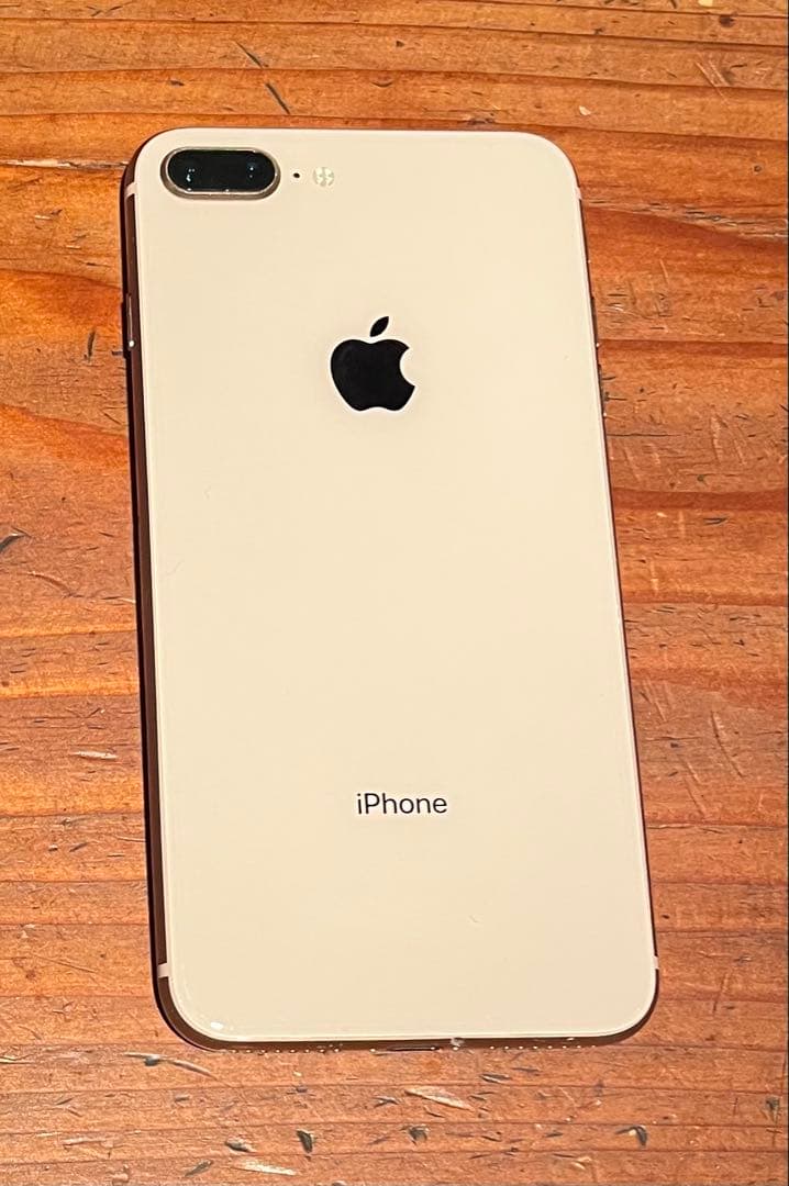 iPhone 8 Plus ゴールド 本体