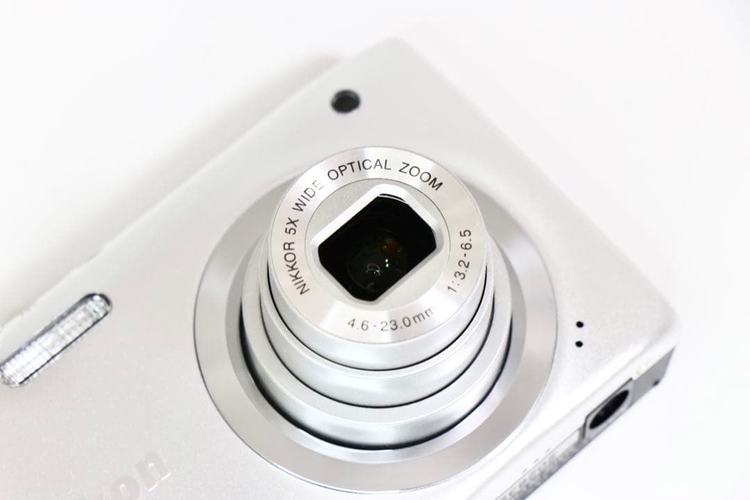 ■ ほぼ新品 ■ ニコン Nikon COOLPIX A100 シルバー