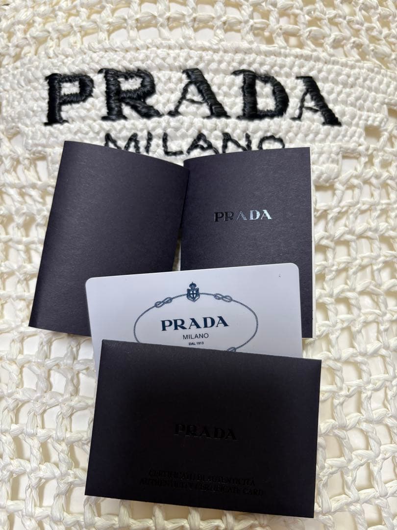 PRADA クロシェトートバッグ　1BG393
