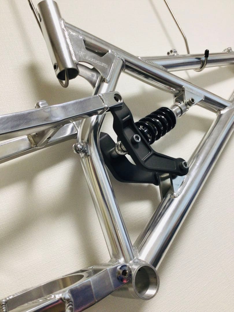 レース用フルサスMTB 英国製 Kinesis アルミ合金フレームセット 未使用