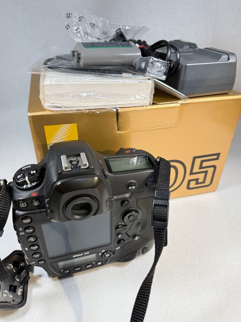 Nikon ニコン D5 XQD-Type ボディ カメラ中古品　動作良好です。