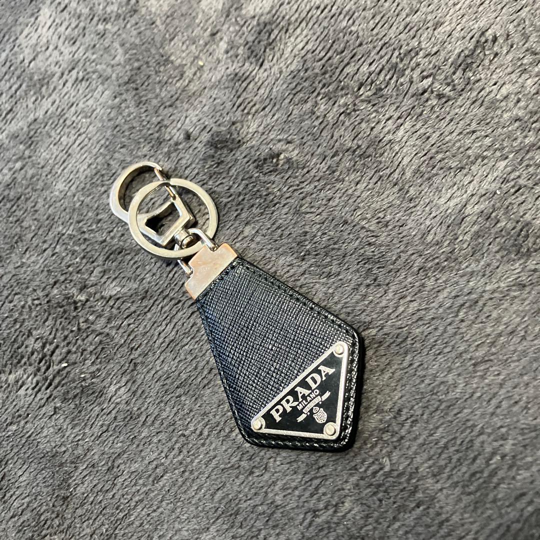 ラ*ン様 プラダ　キーホルダー　ストラップ　キーリング