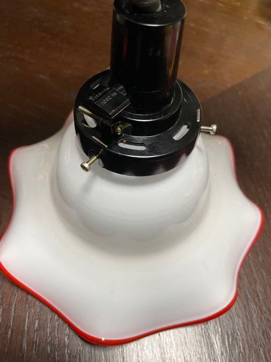 アンティーク　フリル乳白色ランプシェード　電気傘