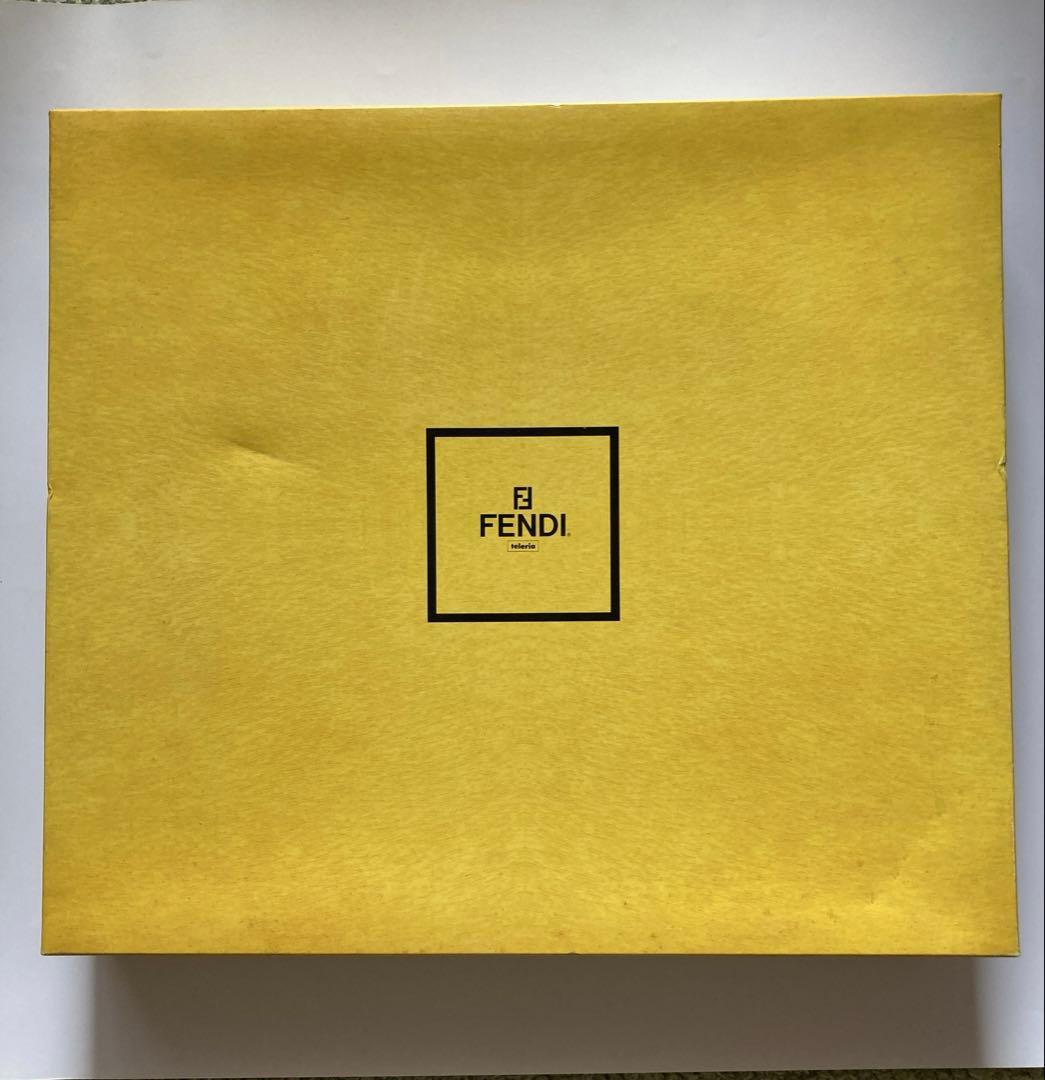 新品　FENDI フェンディ 大判タオルケット ズッカ柄 140×200cm