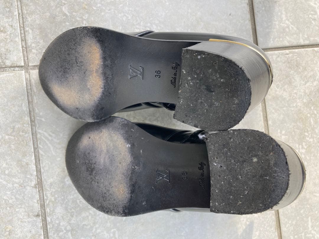 a*o様 超美品 ルイヴィトン LVロゴ サイドジップ パテントレザーショートブ