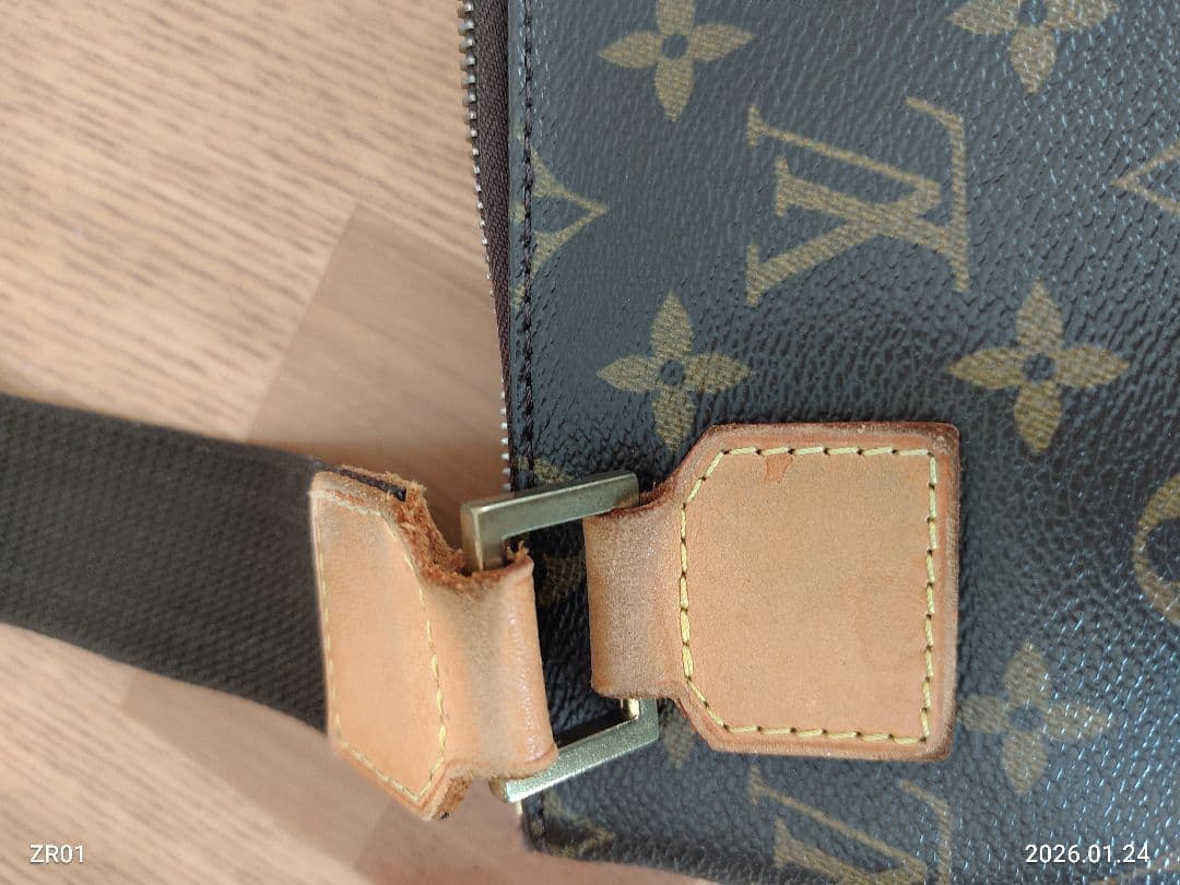 ルイヴィトン　ポシェットボスフォール　モノグラム　ショルダーバック