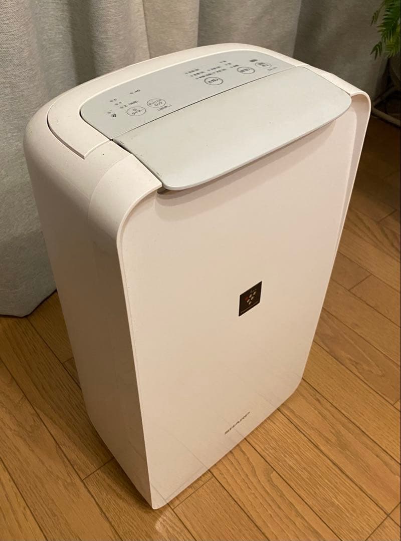 シャープ（プラズマクラスター）衣類乾燥 除湿機