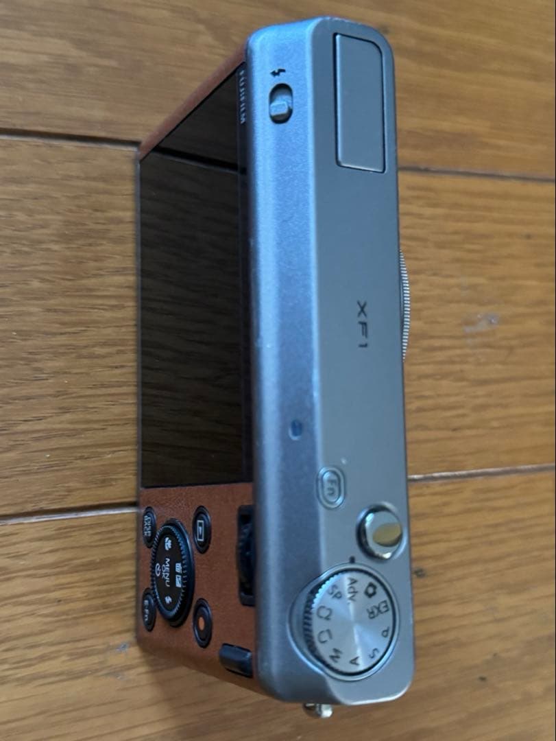 FUJIFILM XF1 コンパクトデジタルカメラ