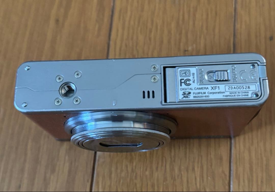 FUJIFILM XF1 コンパクトデジタルカメラ