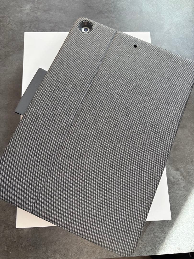 (美品)Ipad 第9世代 64GB WiFi モデルLogicool付き