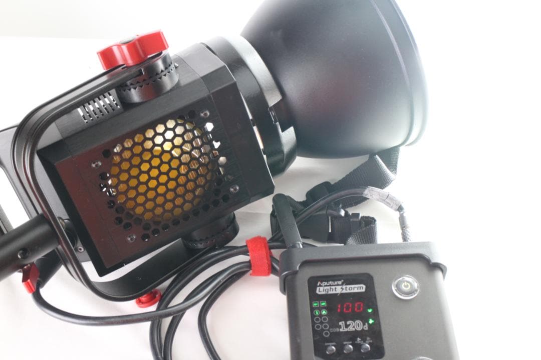 Aputure Light Storm COB 120d 定常光 ビデオライト