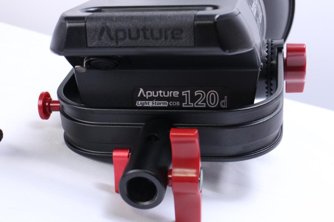 Aputure Light Storm COB 120d 定常光 ビデオライト