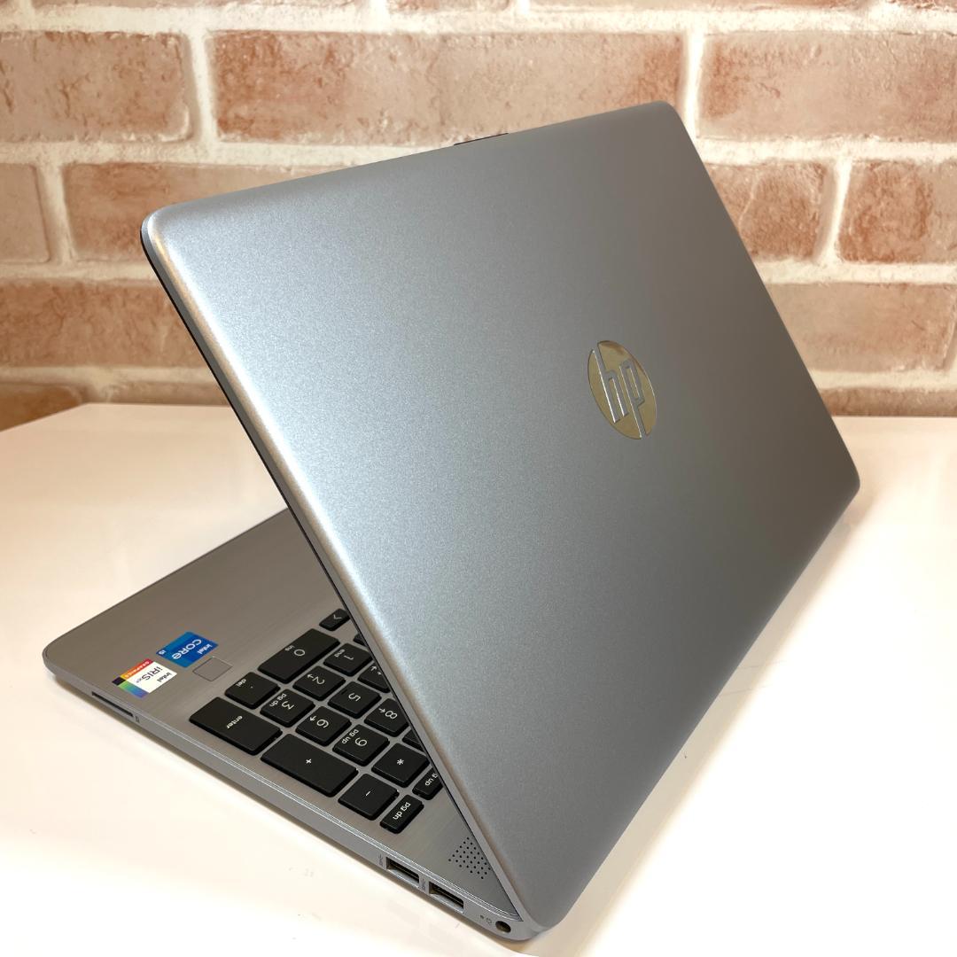★2022年製★ 美品 テンキー付 第11世代i5 15.6型 HP H40