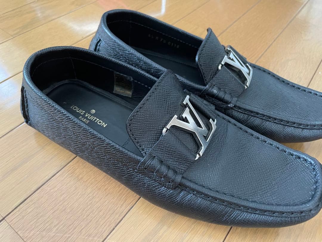 LOUIS VUITTON シルバーストーン モカシン　25.5-26cm