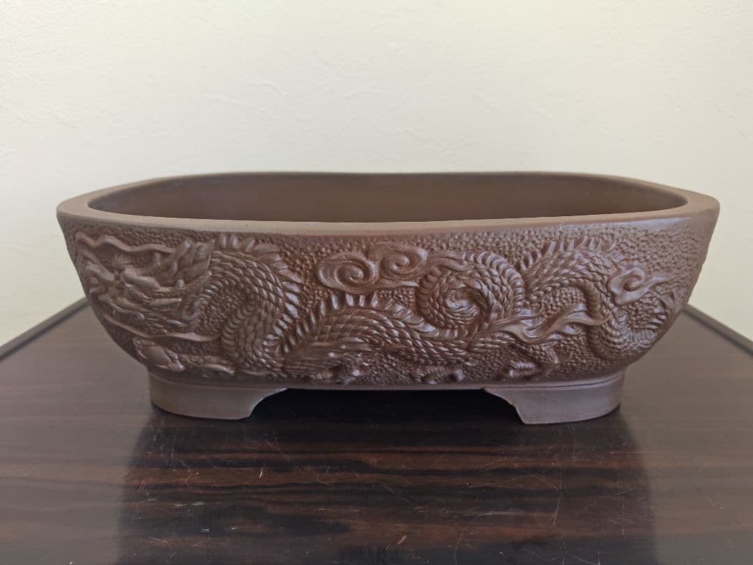 ドラゴン彫刻の陶器の盆栽鉢 約41cm×32cm×13cm　落款あり
